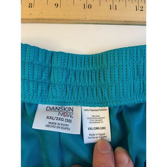 Danskin green shorts size 2x - Picture 6 of 8